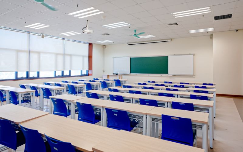 Phí cơ sở vật chất và trang thiết bị học tập